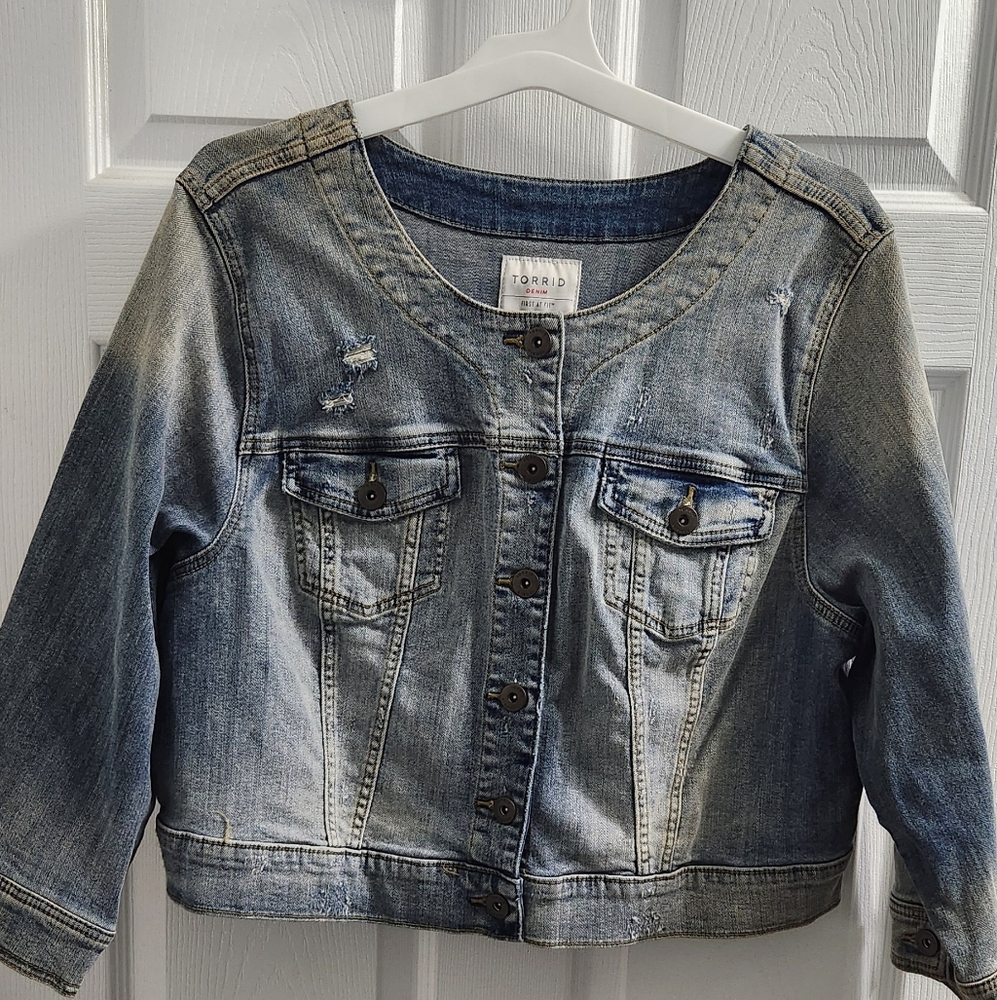 Ladies Torrid Distressed Blue Jean Cropped Jacket.
